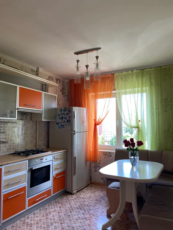 3-комнатная 8-миместная квартира в центре левобережья