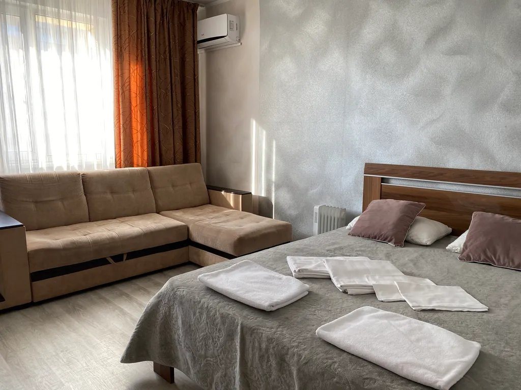 Квартира Квартира 1комн возле Планеты с деревянным балконом — Красноярск