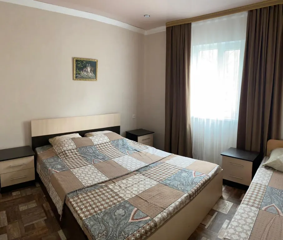 Коттедж в саду