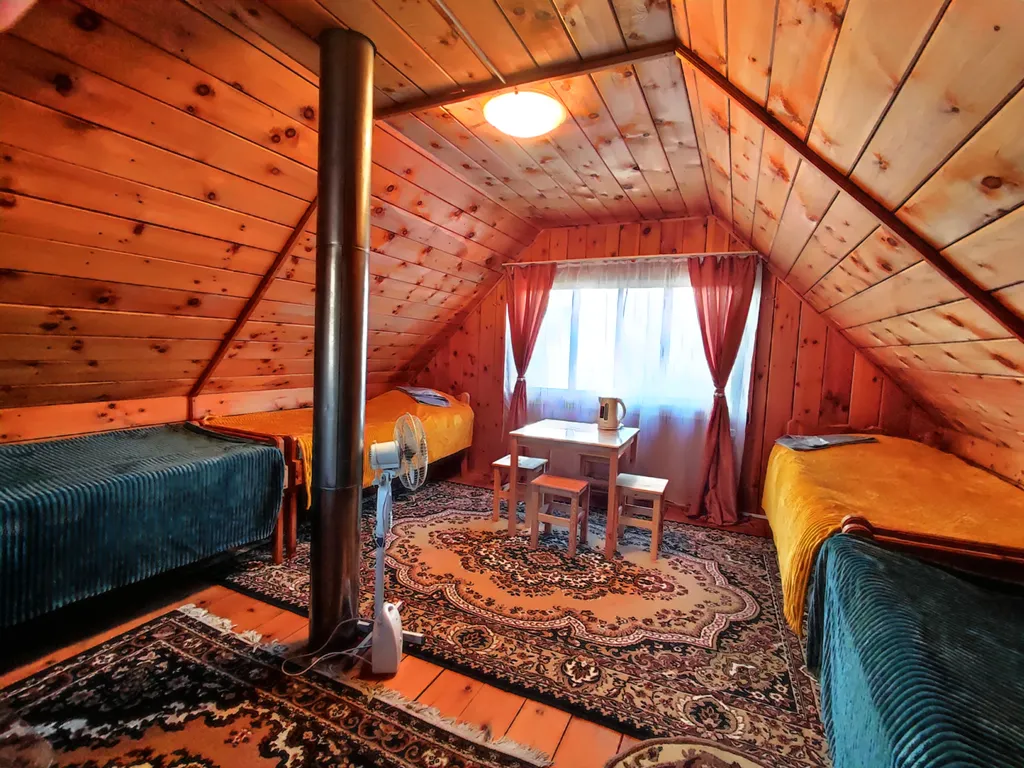 Кедровый номер с видом на горы