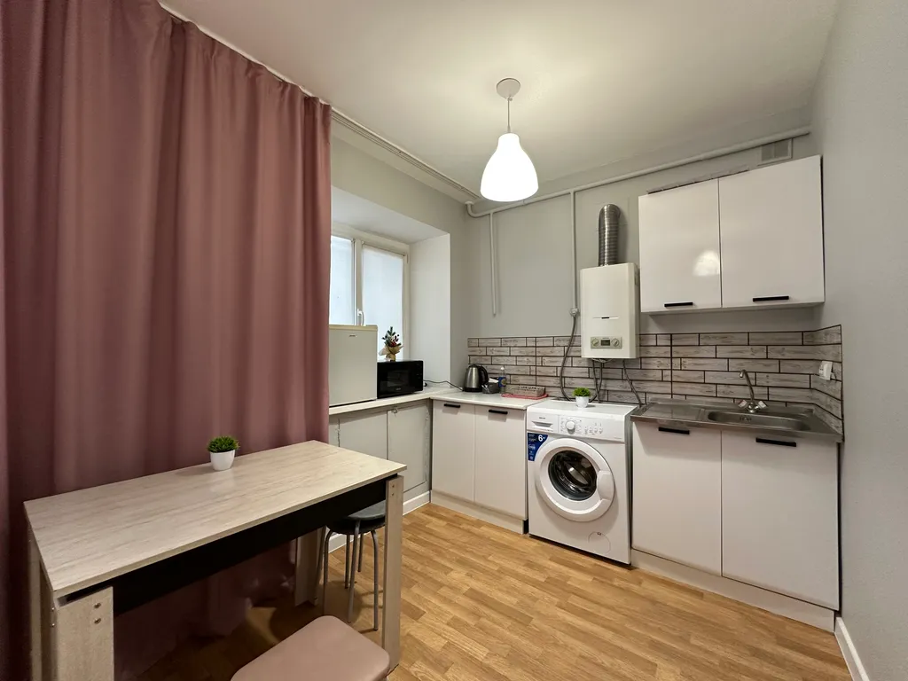 Квартира-студия ЛайкХоум на Челюскинцев 18А