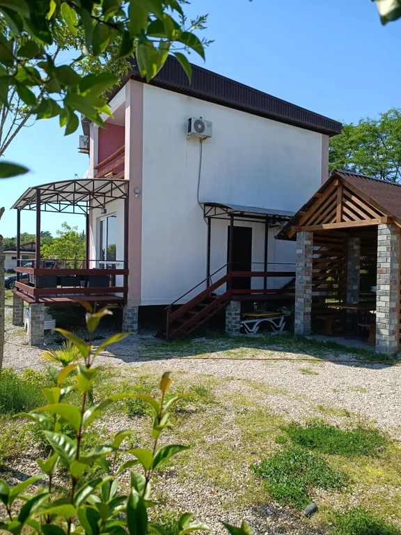 Дом-коттедж на берегу моря Изумрудный берег