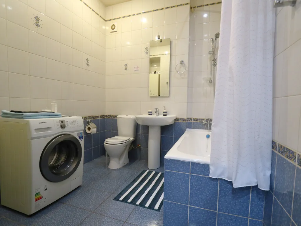 Уютная двухкомнатная квартира в центре с видом на Театральную Площадь