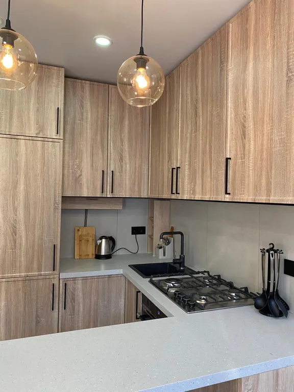 Шикарный вид на озеро и горы