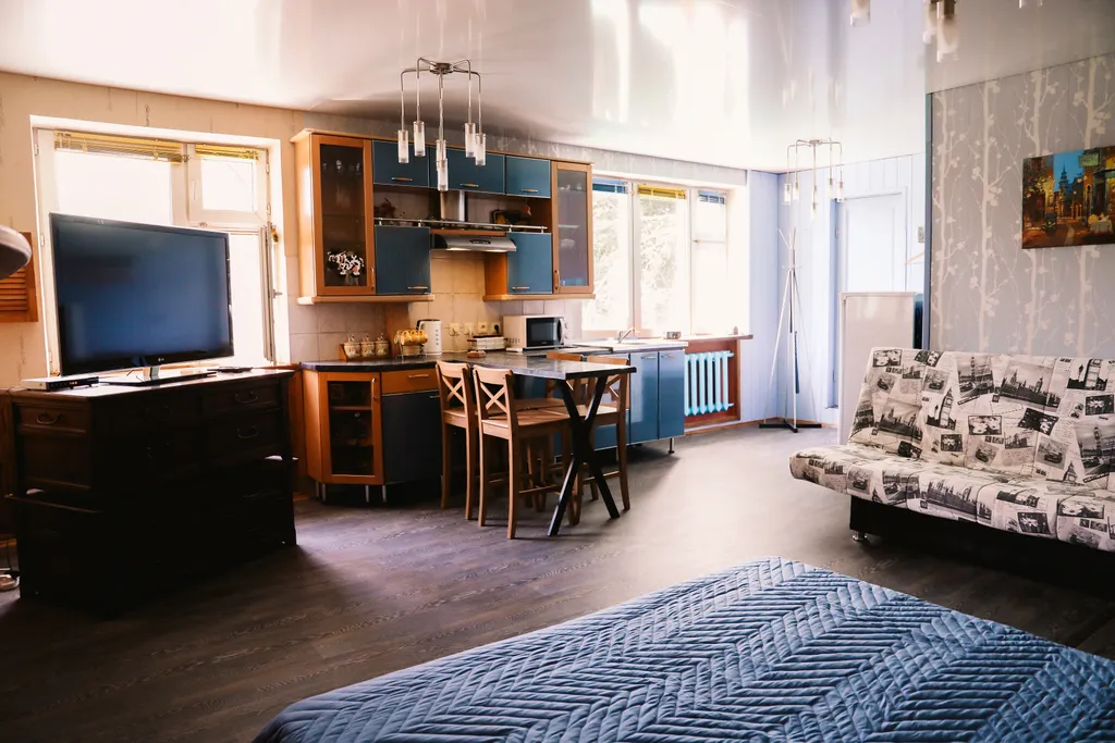 Коттедж Удивительный дом, студия, вход с улицы — Казань