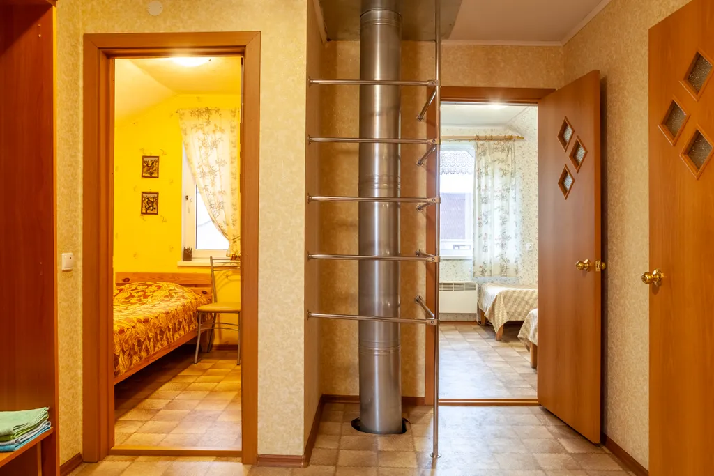 Дом на берегу реки