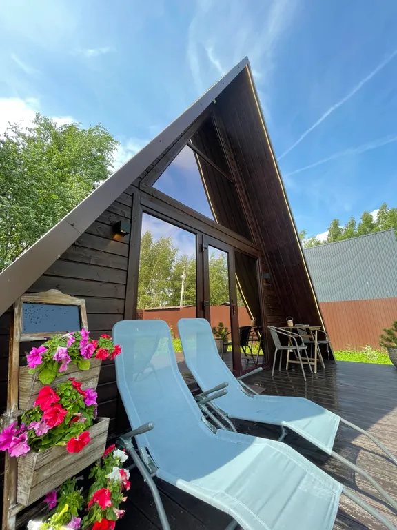 A-frame с банным чаном на берегу водоёма