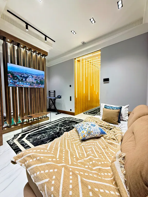 Kazakhstan resident's 171 by Royal rentals