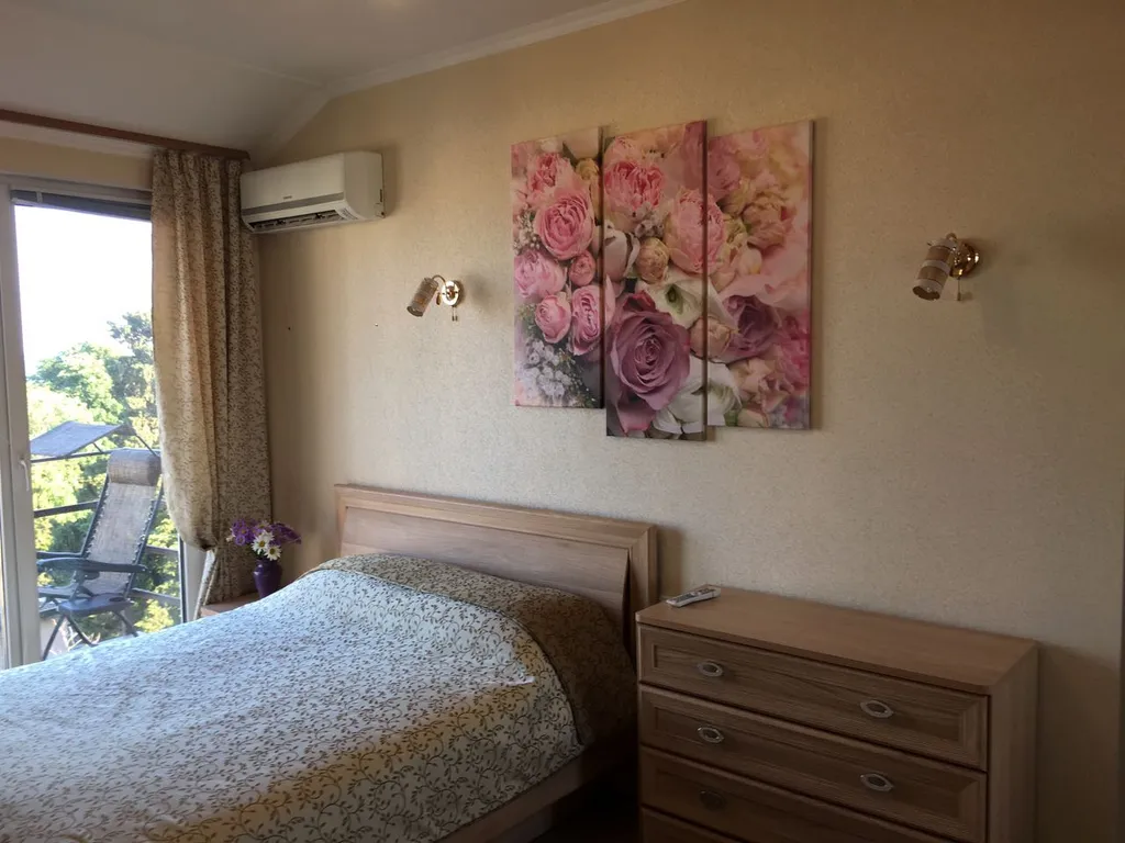 Уютная квартира с видом на море — аренда посуточно в Ялта