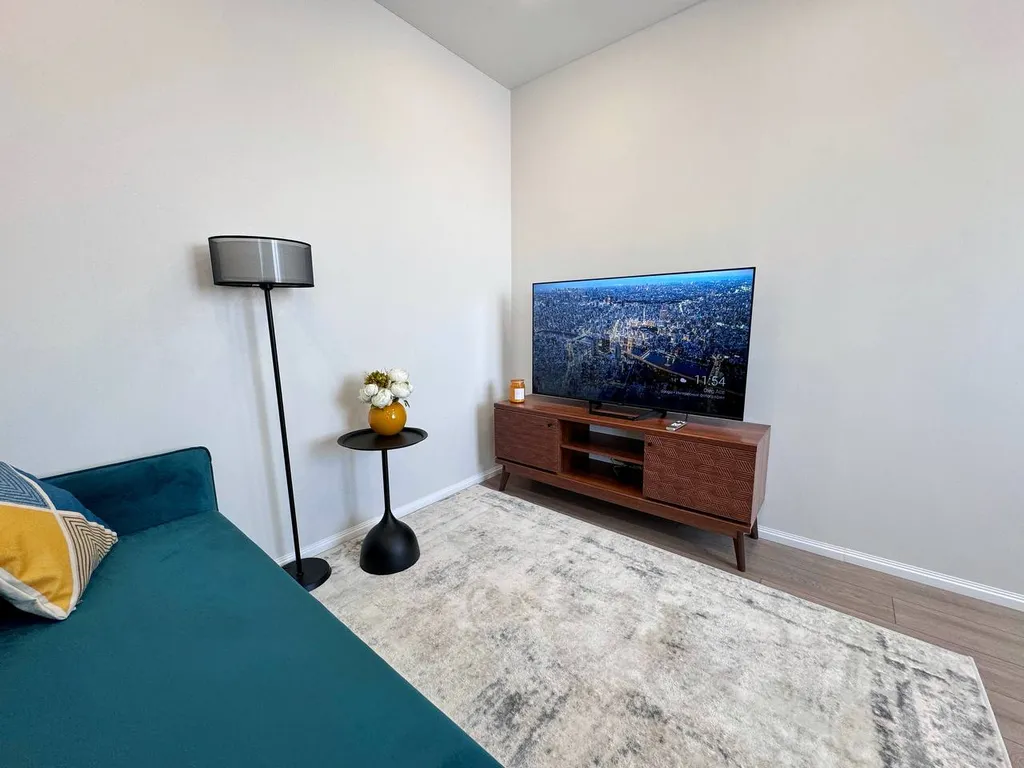 Дизайнерская 2-х комнатная квартира рядом с Море парком