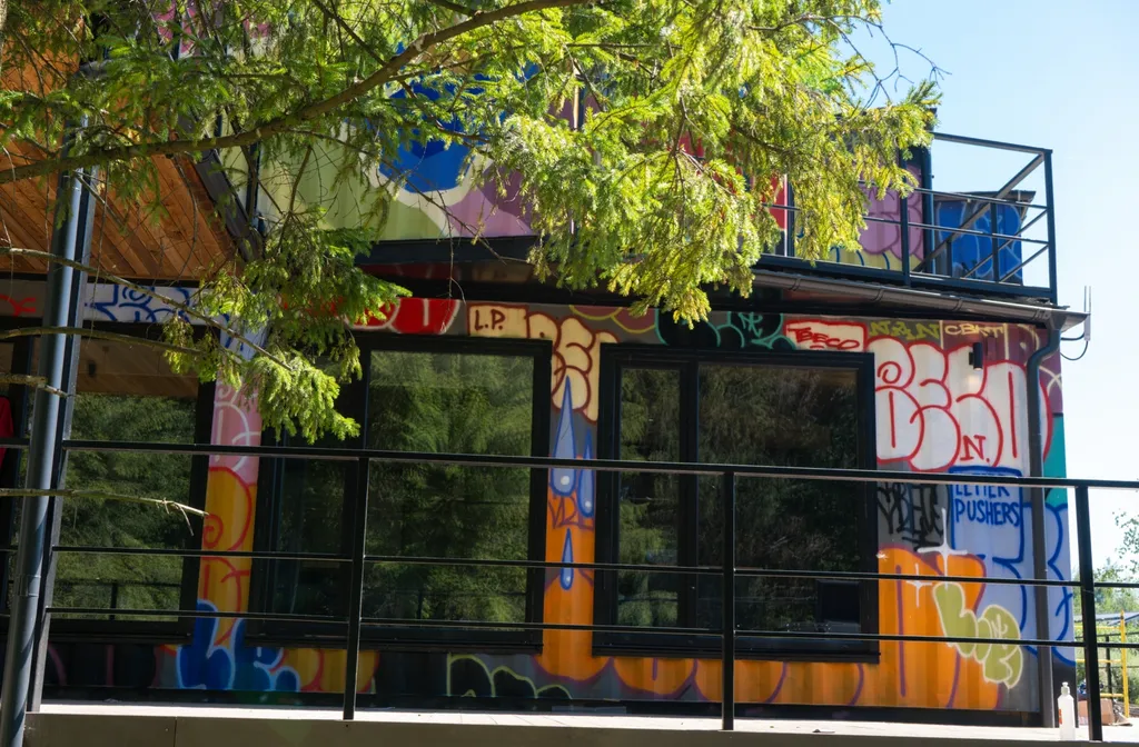 Дом из металлических морских контейнеров