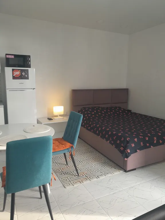 Уютная студия в центре с видом на горы