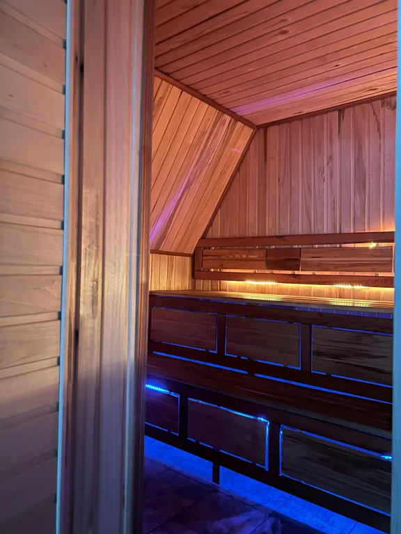 Шале в Приэльбрусье с видом на горные склоны