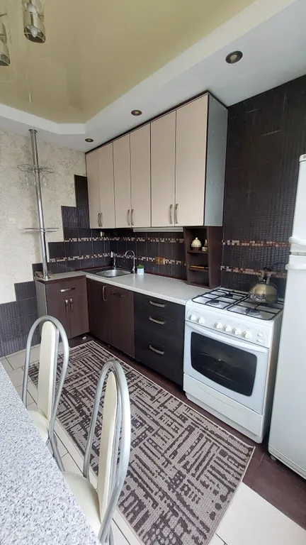 Щорса, светлая, уютная, трехкомнатная квартира