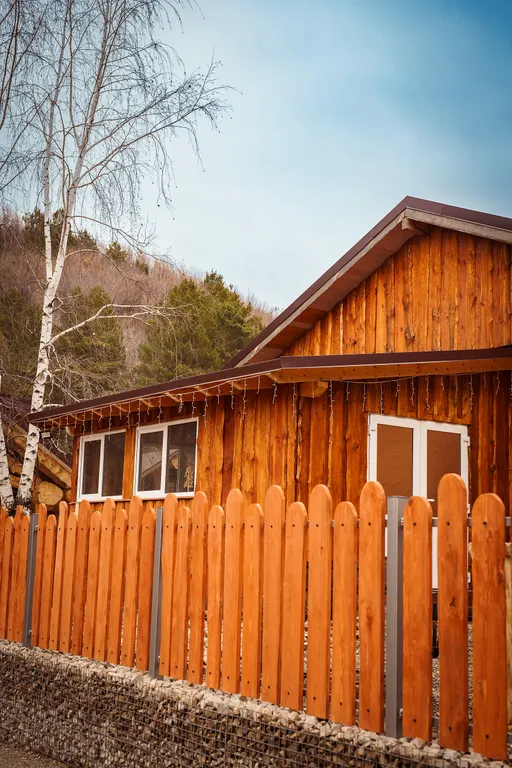 Гостевой дом и кедровая баня на Алтайской