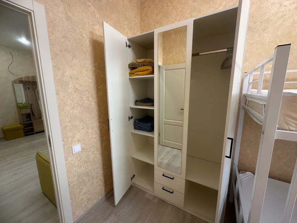 Квартира Двухкомнатная квартира с видом на зелень — Адлер