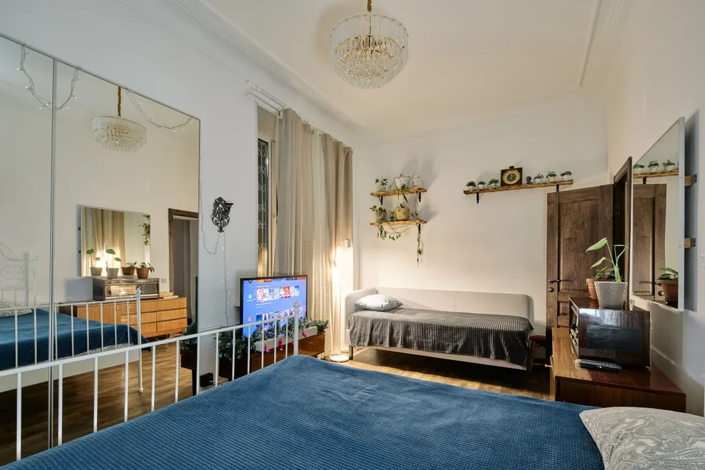 12-местный апартамент в ретро стиле с кинотеатром и Sony PS4