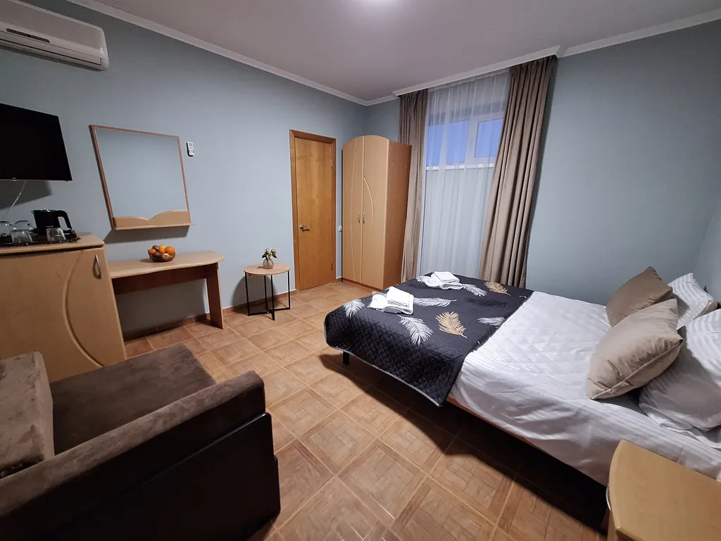 Квартира Квартира Небо трёхместный комфортный номер с кроватями twin/dbl — Геленджик