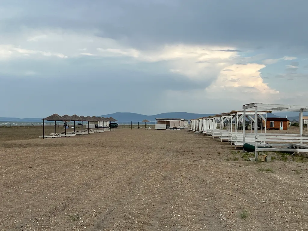 Уютный дом на берегу моря