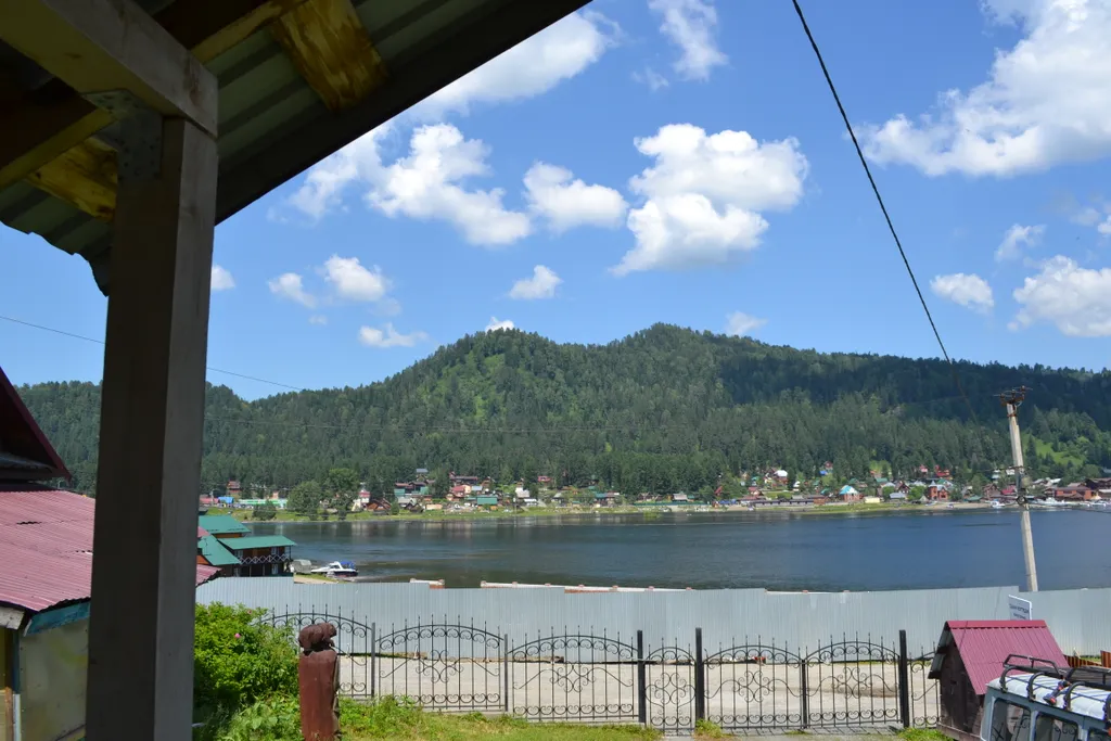 Дом с видом на Телецкое озеро