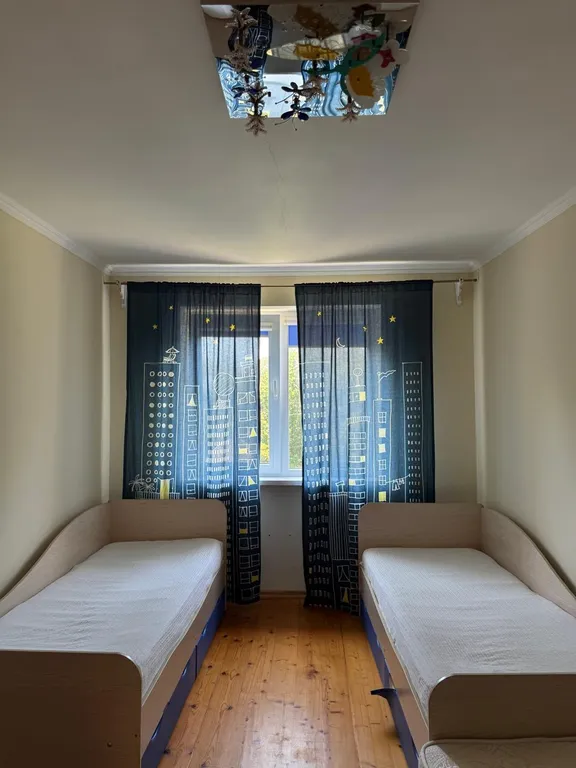 Просторная трёхкомнатная квартира на берегу моря в районе пляжа Мокко