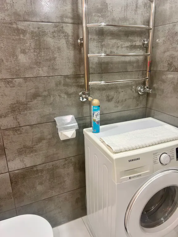 Двухуровневую квартира с авторским ремонтом в самом центре курорта