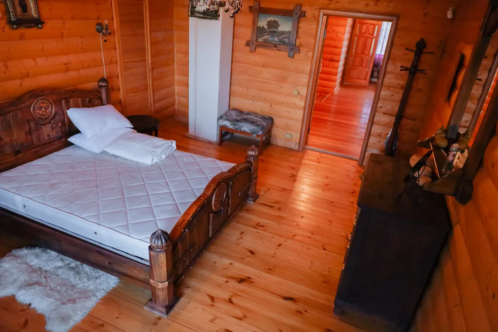 Огромная фамильная усадьба с баней на берегу водохранилища