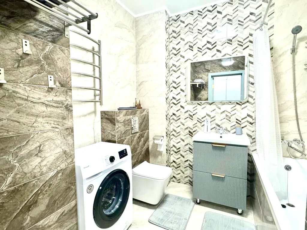 Новая квартира в самом центре на набережной