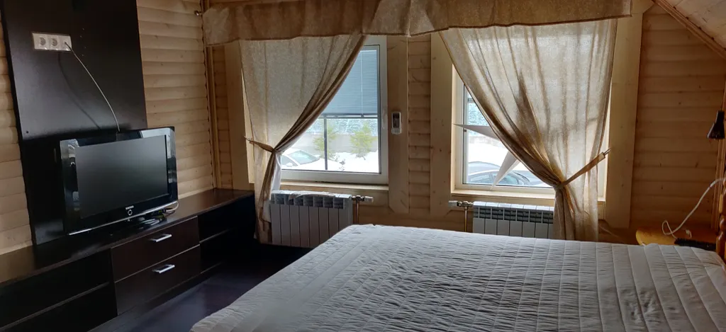 Коттедж у озера