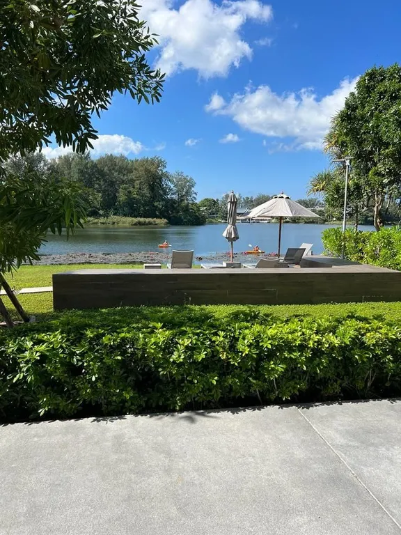 Двуспальные апартаменты с террасой в Cassia Residences пляж БангТао