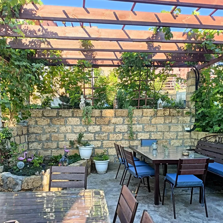 2-комнатный дом с бассейном с видом на Азовское море Абрикос