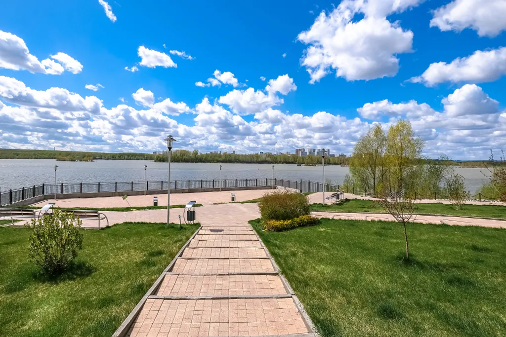 Большая семейная трёшка студия с видом на Обь и своей набережной