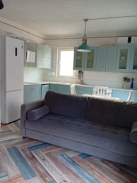 Уютный домик с видом на озеро