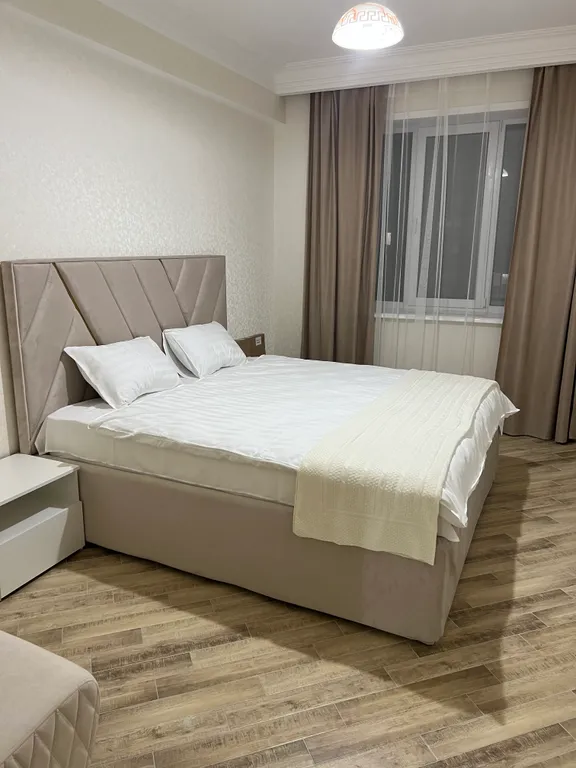 Новая 3-комнатная квартира в ЖК Лазурный Берег — аренда посуточно в Махачкала