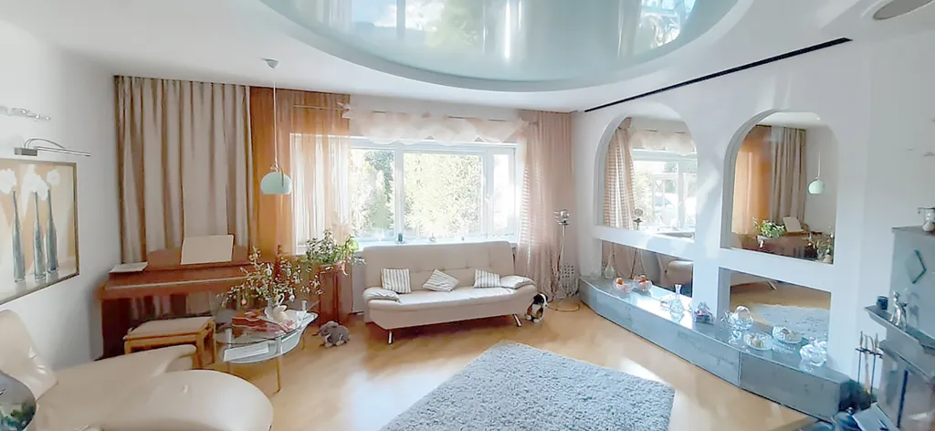 Стильный просторный таун-хаус, с сауной и гриль домиком на лужайке