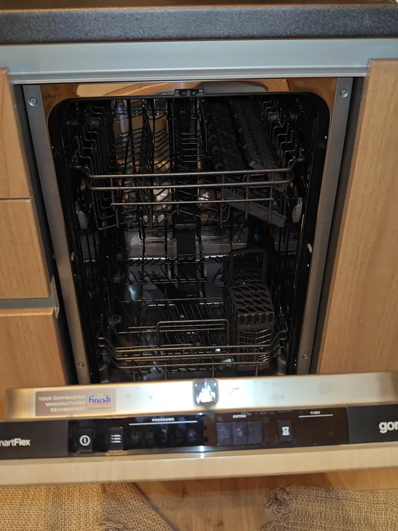 Стильный Барнхаус со вторым светом с видом на сосновый лес