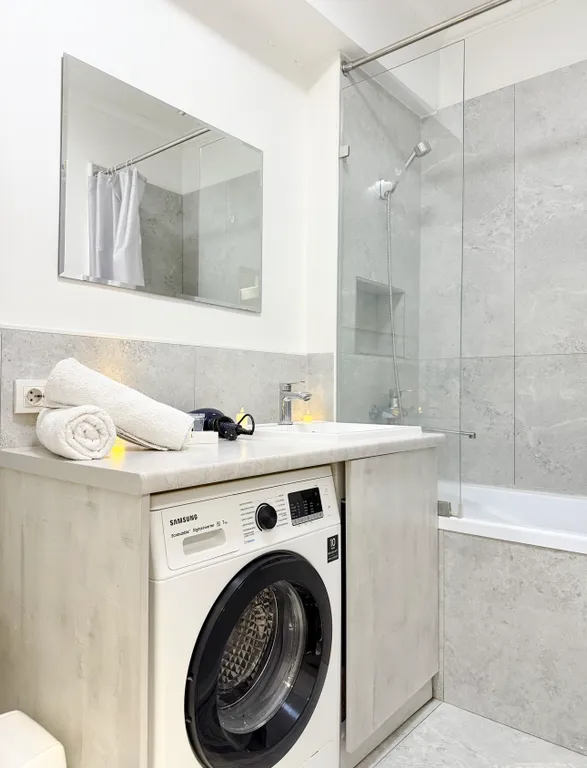 Рядом автовокзал сайран