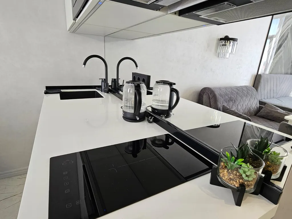 Квартира с видом на море и дизайнерским ремонтом в ЖК Метрополь