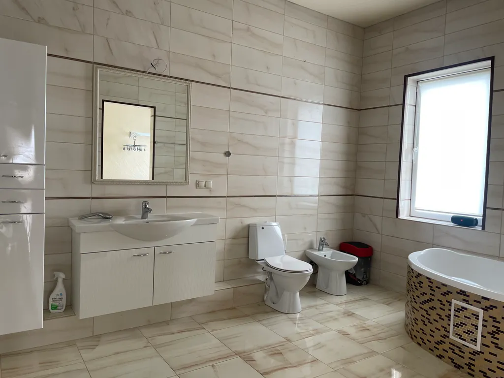 Комфортный дом недалеко от центра города