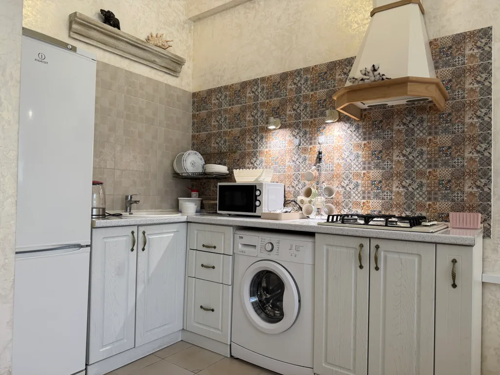 Квартира Уютная белая квартира на берегу Чёрного моря — Адлер