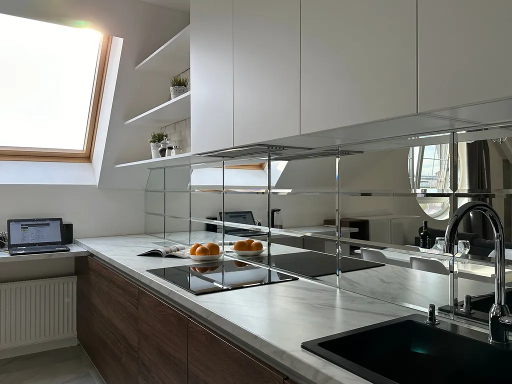 Светлая студия с дизайнерским ремонтом в самом центре