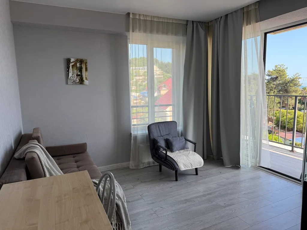 Двухкомнатная квартира с видом на море, на территории бассейн, детские