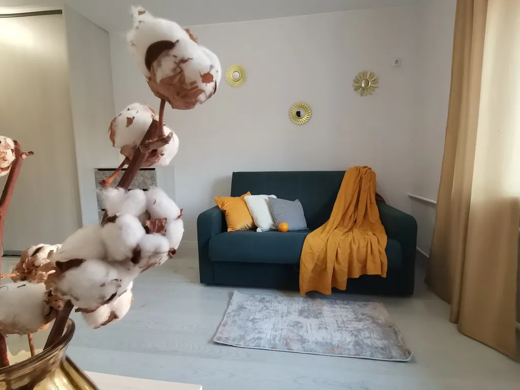 Квартира Современная студия на улице Мельникайте — Тюмень