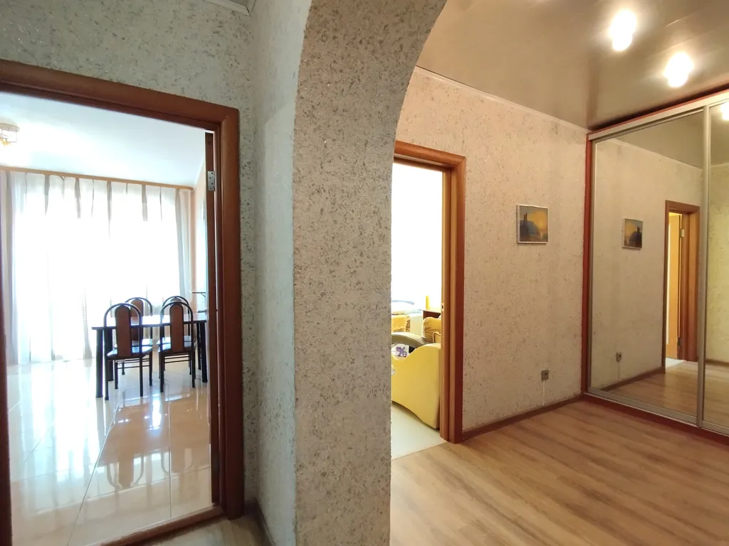 Квартира Уютная современная квартира у Кристалла — Тюмень