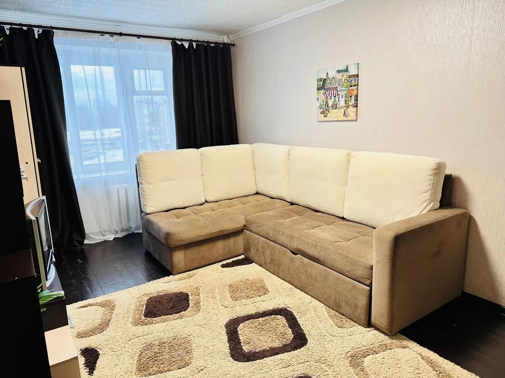 Уютная двухкомнатная квартира в центре города — аренда посуточно в Коряжма