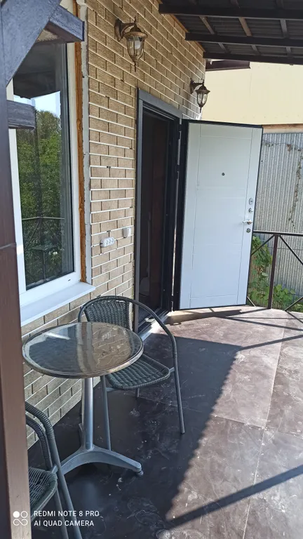 Домик на 4 человека две комнаты кухня гостиная и спальня