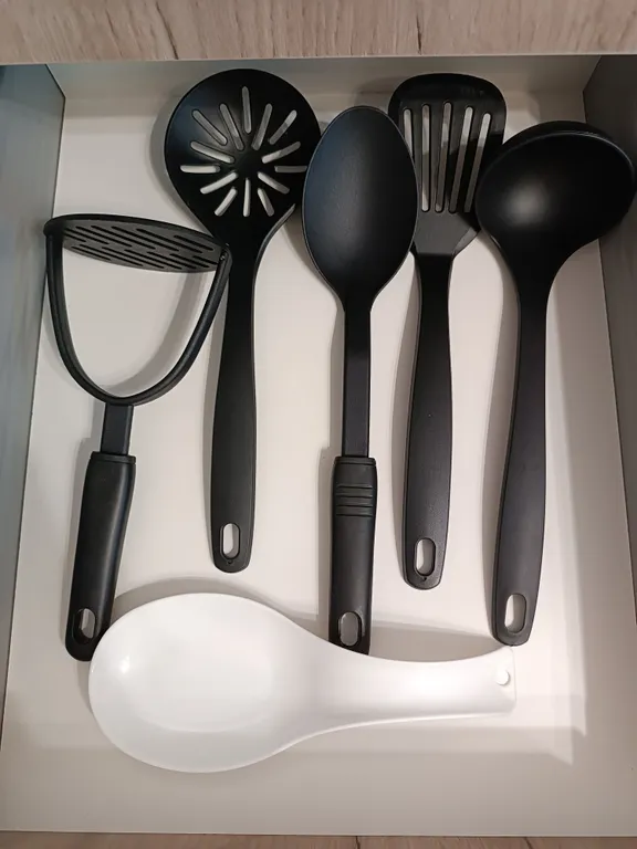 Новая квартира с видом на бухту, Маркхотскийй хребет и гору Колдун