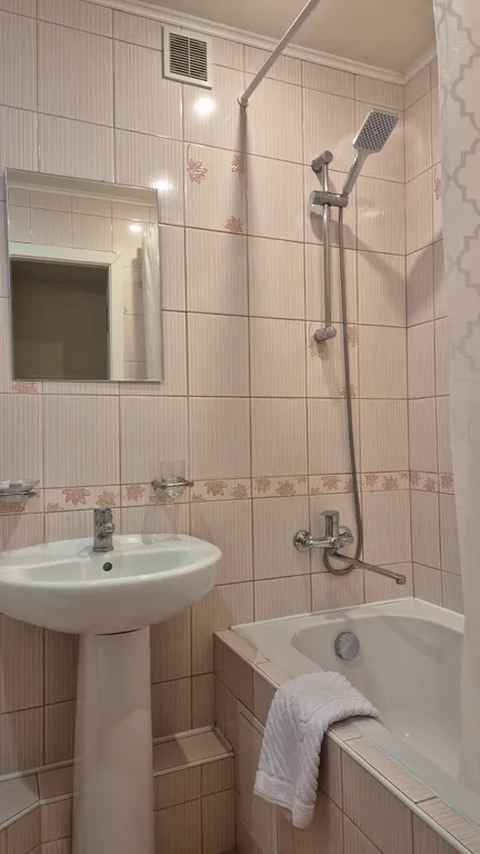 Уютная двушка с отдельными спальнями, недалеко от центра