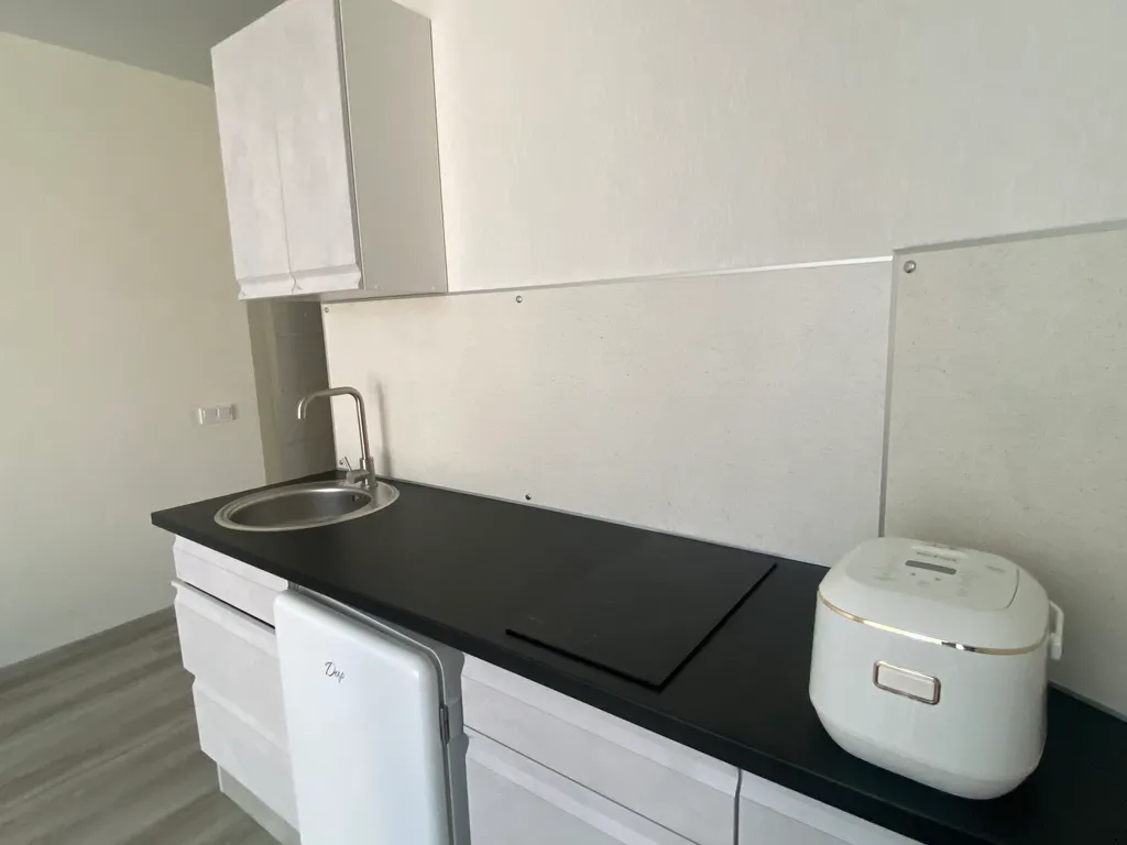 Стильные апартаменты с видом на море в историческом центре курорта