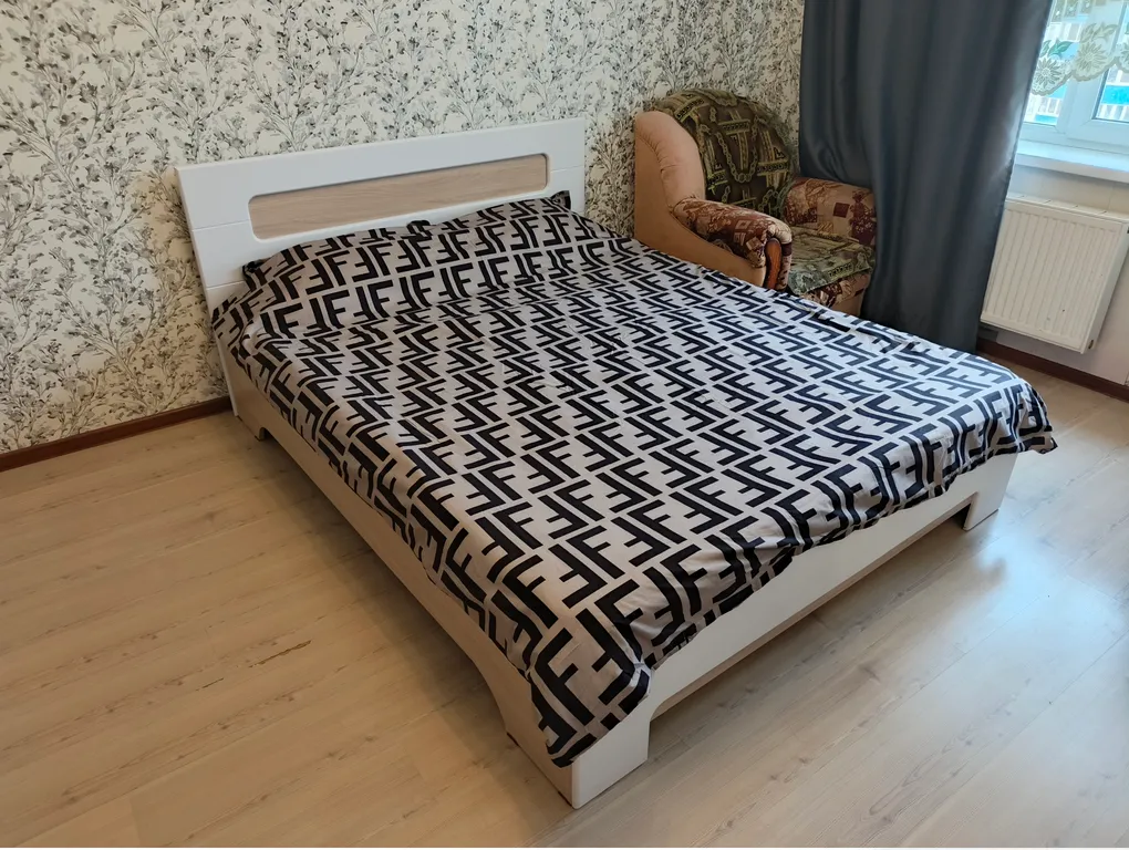 Просторная квартира с большой кухней — аренда посуточно в Магнитогорск